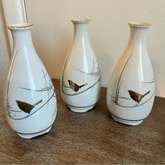 Japanese Celadon Porcelain Seiji Vases - Picture 10 of 14